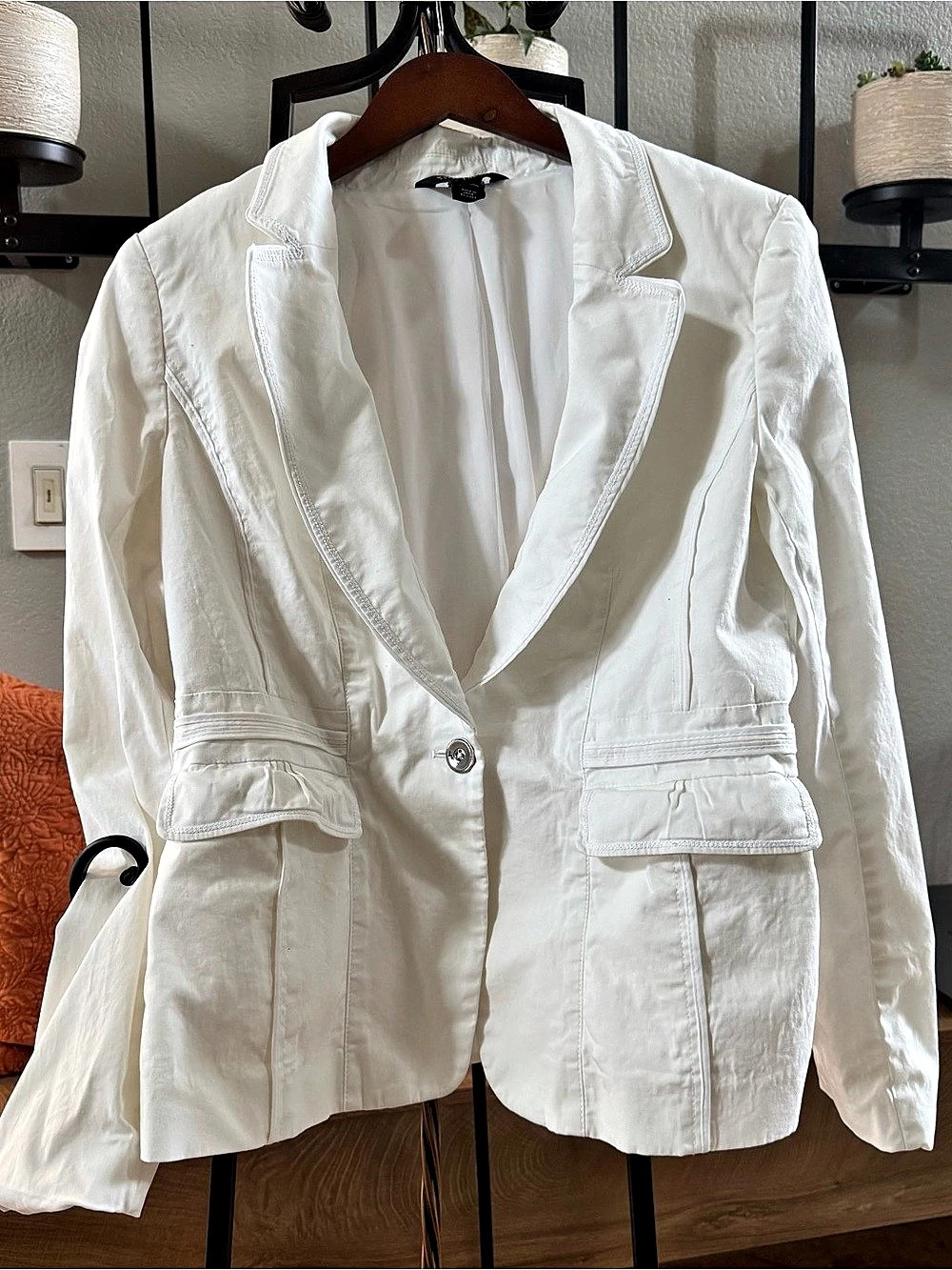 White House Black Market White Blazer* quality thick fabric* Size 12 Like New